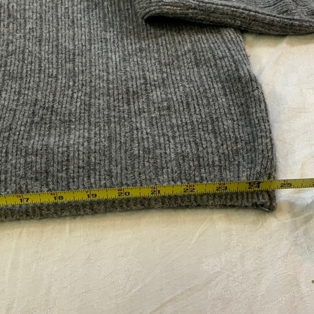 Dkny gray sweater, size XXL - Picture 5 of 10